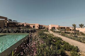 Domes Novos Santorini, Autograph Collection