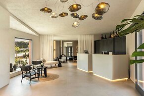 Domes Novos Santorini, Autograph Collection