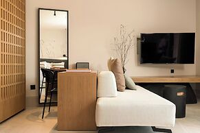 Domes Novos Santorini, Autograph Collection