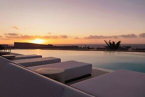 Domes Novos Santorini, Autograph Collection