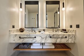 Domes Novos Santorini, Autograph Collection