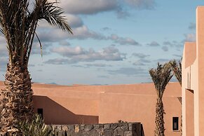 Domes Novos Santorini, Autograph Collection