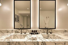 Domes Novos Santorini, Autograph Collection