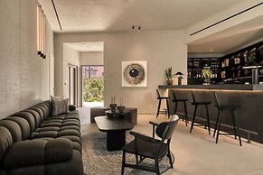 Domes Novos Santorini, Autograph Collection