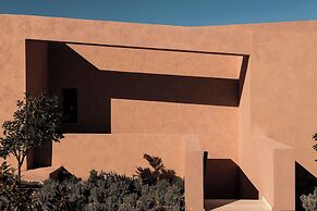 Domes Novos Santorini, Autograph Collection