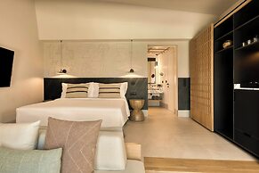 Domes Novos Santorini, Autograph Collection