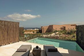 Domes Novos Santorini, Autograph Collection