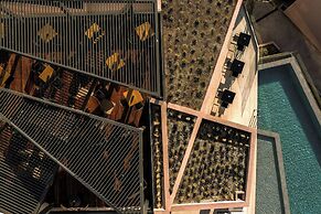 Domes Novos Santorini, Autograph Collection