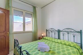 Villetta Del Capitano near the sea