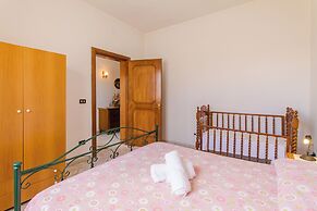 Villetta Del Capitano near the sea