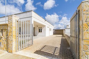 Villetta Del Capitano near the sea