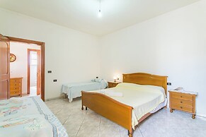 Villetta Del Capitano near the sea