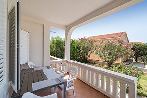 Cozy Apartment Marija With Garden