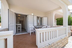 Cozy Apartment Marija With Garden