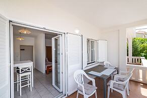 Cozy Apartment Marija With Garden