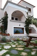 Goddesses Villa 1 in Nies