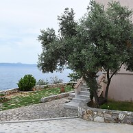 Goddesses Villa 1 in Nies