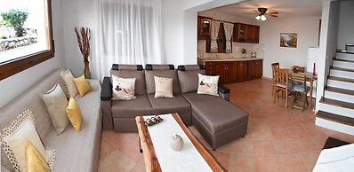 Goddesses Villa 1 in Nies