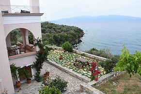 Goddesses Villa 1 in Nies