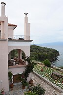 Goddesses Villa 1 in Nies