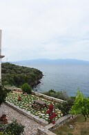 Goddesses Villa 1 in Nies