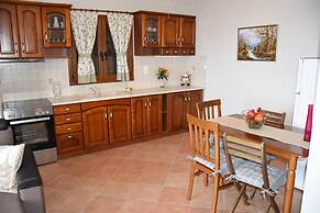 Goddesses Villa 1 in Nies