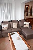 Goddesses Villa 1 in Nies