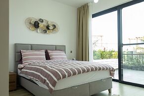 Elegant Two-bedroom Apartment in Upscale Surroundings
