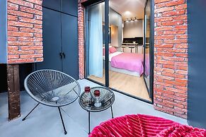 HB apartments Moedani