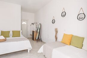 Dibellee Mykonos Studios