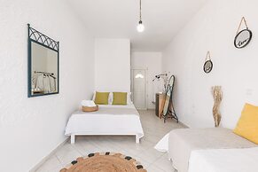 Dibellee Mykonos Studios