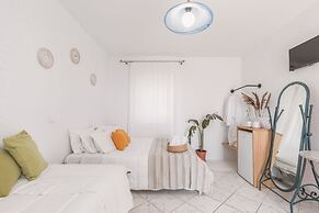 Dibellee Mykonos Studios