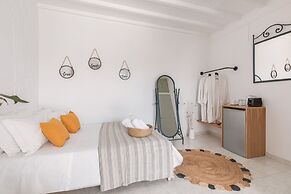 Dibellee Mykonos Studios