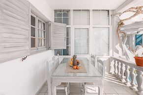 Dibellee Mykonos Studios