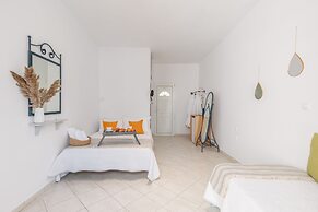 Dibellee Mykonos Studios