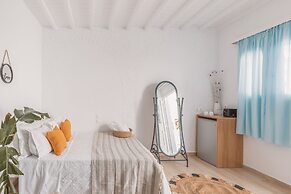 Dibellee Mykonos Studios