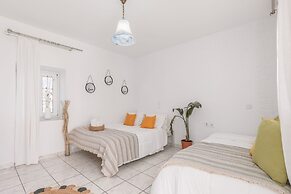 Dibellee Mykonos Studios