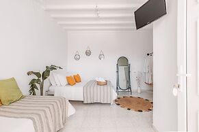 Dibellee Mykonos Studios