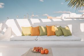 Dibellee Mykonos Studios