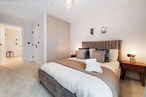 Deluxe Wembley Harrow Apartment