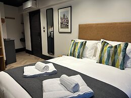 Crescent Place by Mansley