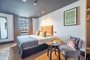 Crescent Place by Mansley