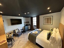 Crescent Place by Mansley