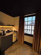 Crescent Place by Mansley