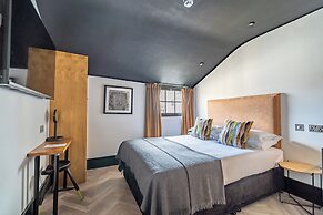 Crescent Place by Mansley