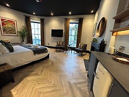 Crescent Place by Mansley