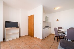 Apartment Near Supermarket Milo