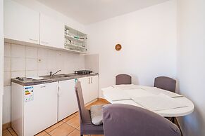 Apartment Near Supermarket Milo