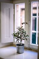 Luan Old Town apartment by DuHomes