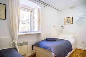 Luan Old Town apartment by DuHomes